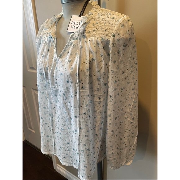 BNWT Belle Vere floral blouse size small - Picture 2 of 4